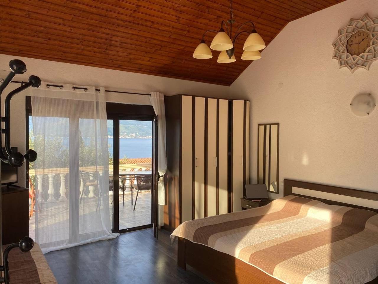 Arina Apartman Krasici