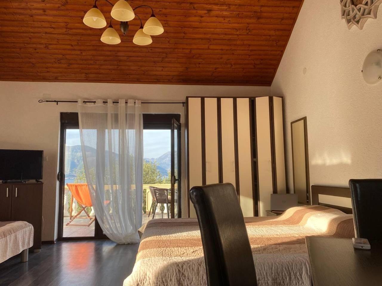 Arina Apartman